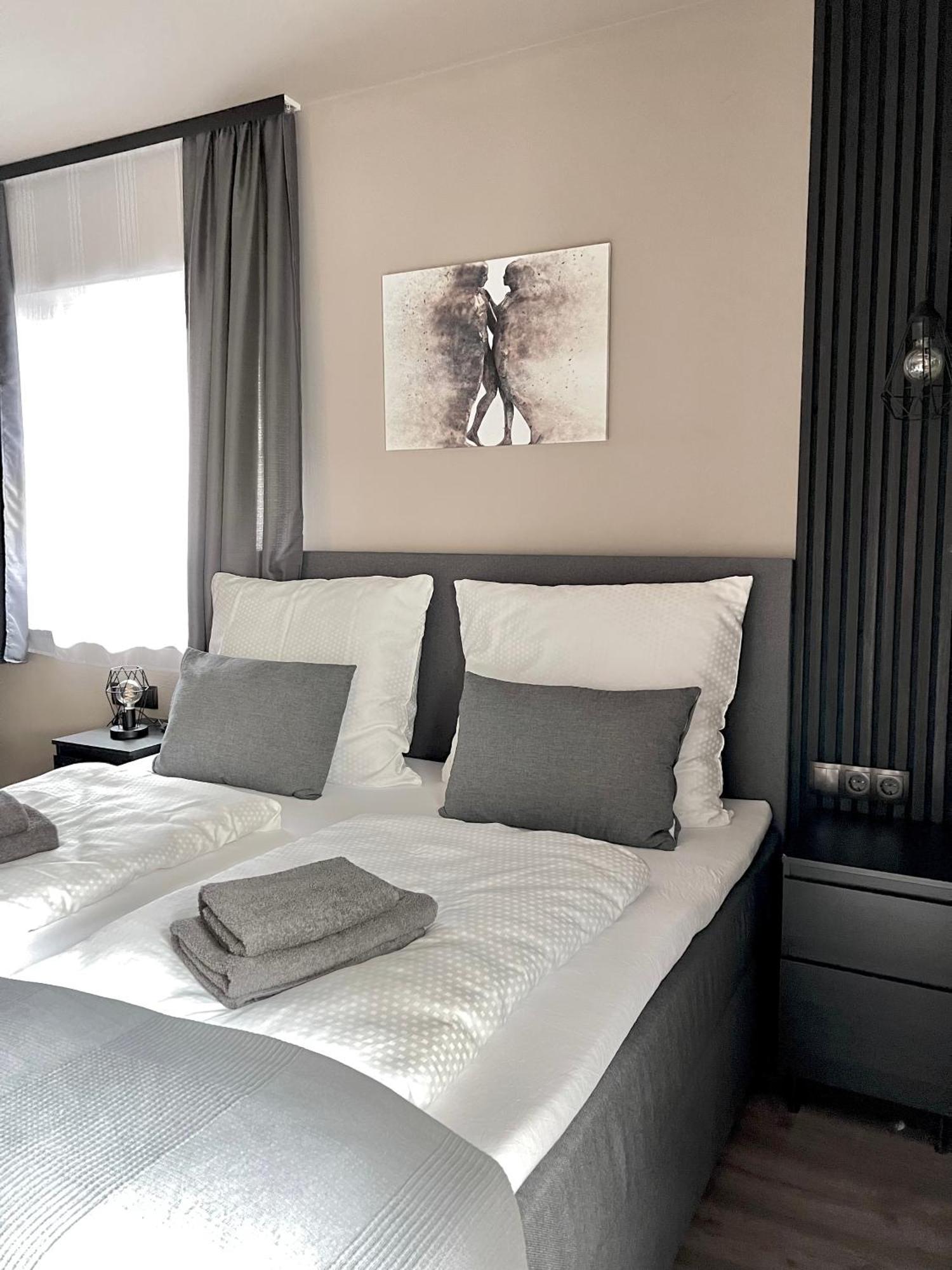 The Steakhouse - Guest Rooms سانكت يوهان ايم بونغ المظهر الخارجي الصورة